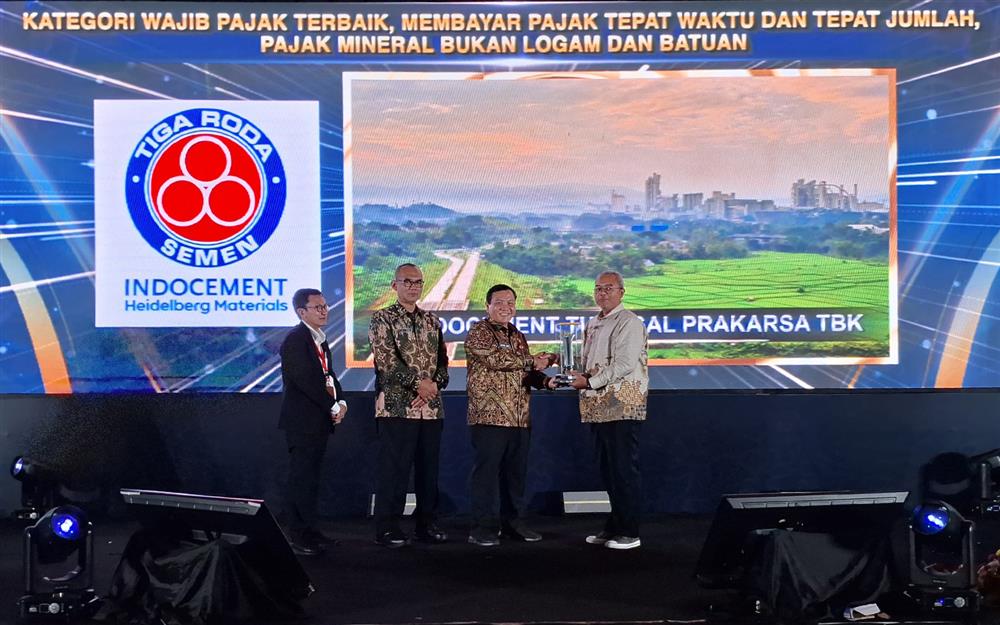 Indocement Raih Penghargaan Wajib Pajak Mineral Bukan Logam dan Batuan